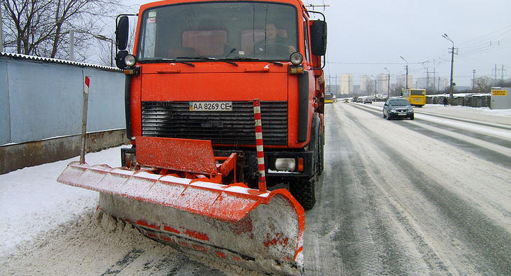 Киевавтодор похвастался, как чистят Киев от снега