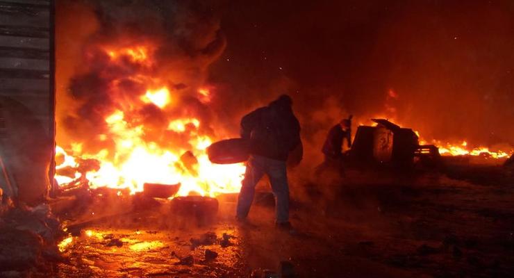 Президент согласен амнистировать участников акций протеста при условии освобождения захваченных зданий по всей Украине