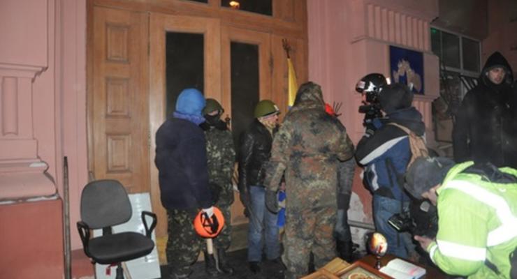 Митингующие захватили здание Минюста в Киеве