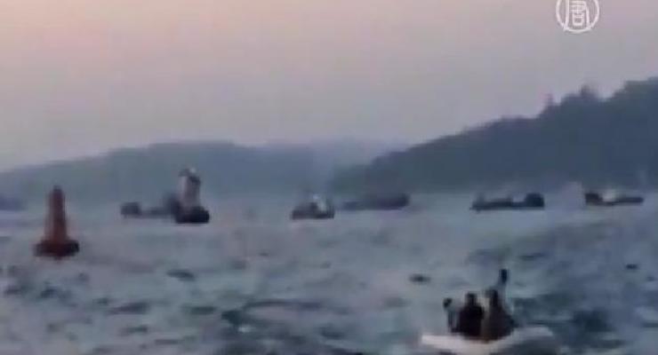 В Индийском океане затонуло судно с туристами: 21 человек погиб
