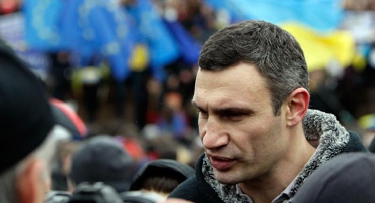 Кличко: Премьер-министр Азаров подал в отставку, чтобы "сохранить лицо"