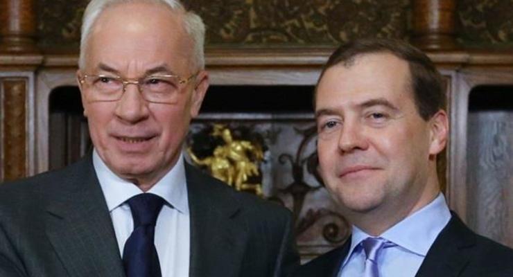 Азаров по телефону сообщил Медведеву о решении подать в отставку