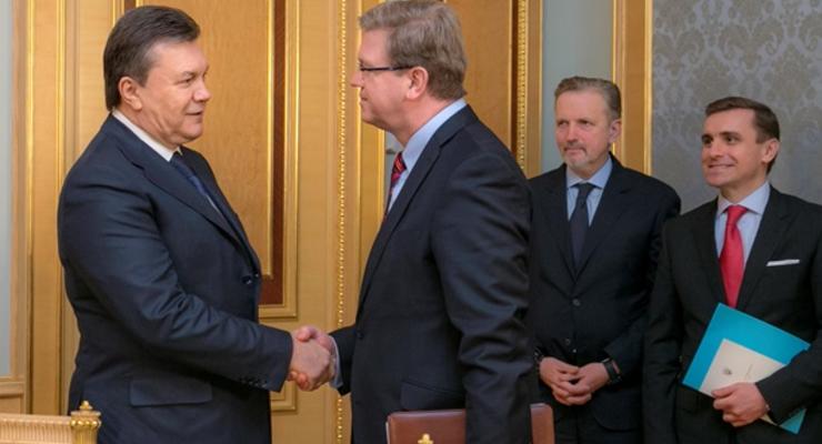 В администрации президента проходит встреча Виктора Януковича со Штефаном Фюле