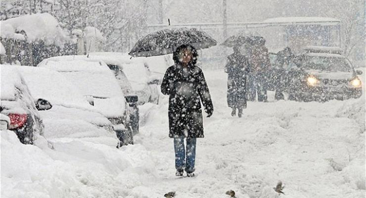 На Донецкую область обрушился снегопад: закрыты школы, обесточены села