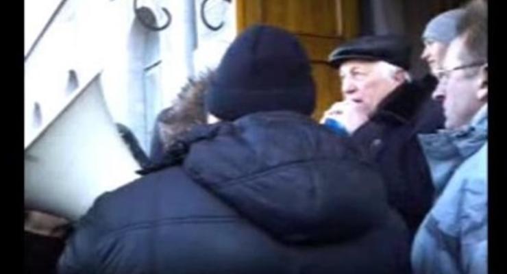 При попытке захвата Черниговской ОГА пострадали 20 милиционеров -МВД