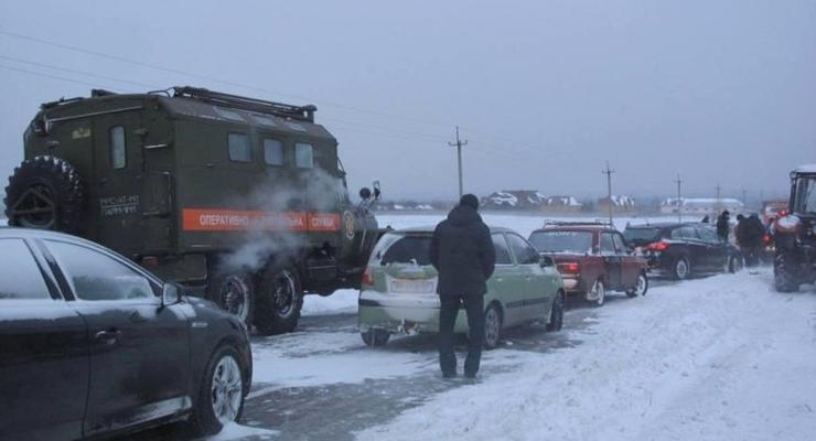 В пяти областях Украины снегом заблокировано 630 авто и 782 человека – ГСЧС