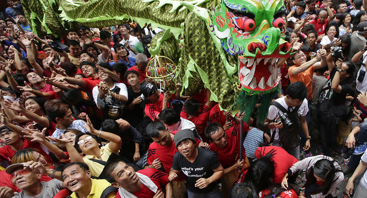 Драконы и огонь: как отметили Китайский новый год в мире (ФОТО)