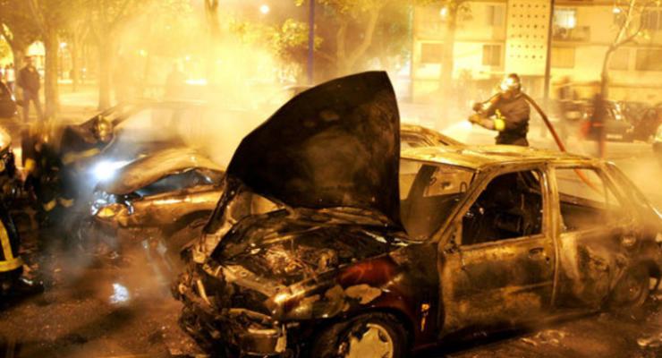 Поджоги продолжаются: в Киеве сгорели 9 автомобилей