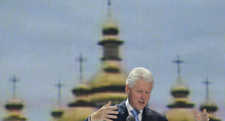 Билл Клинтон поддержал Евромайдан в своем Twitter