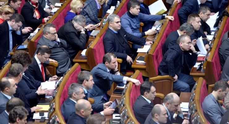 Верховная Рада должна рассмотреть вопрос о роспуске парламента Крыма – Томенко