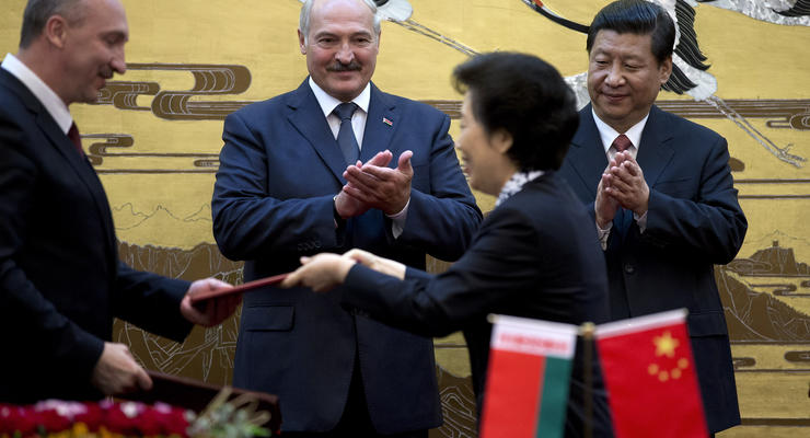 Обзор иностранной прессы: китайский интерес Лукашенко и еврейские гонения в Германии