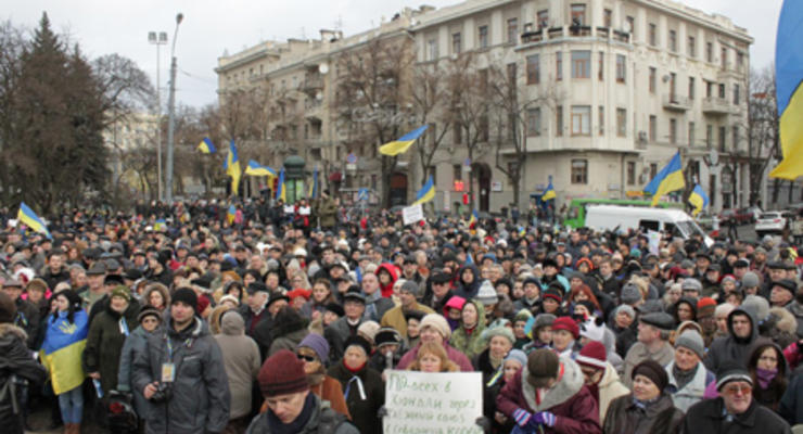 В Харькове сожгли  денежную помощь, которую собрали для активистов Майдана – депутат