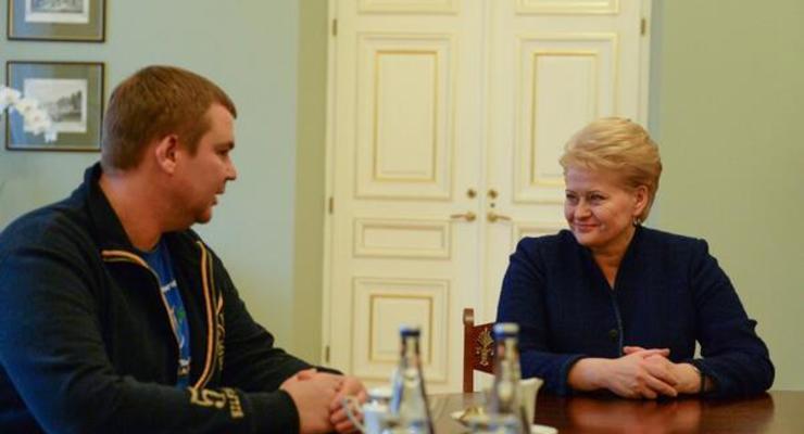 Лидер Автомайдана Булатов встретился с президентом Литвы