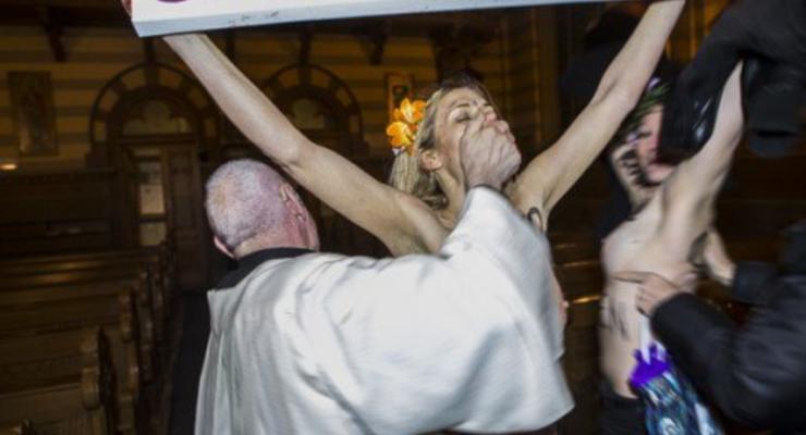 Обзор иностранных СМИ: тайны секты Femen и страх перед Путиным