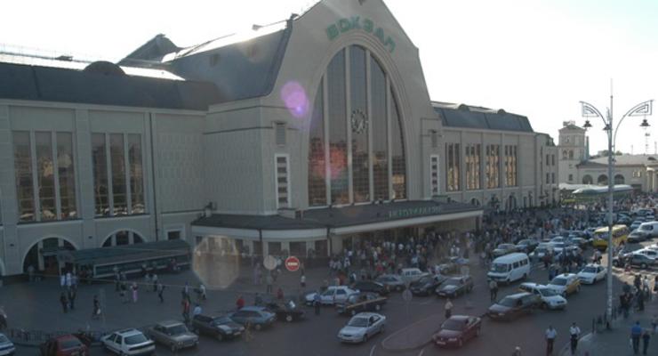 Ночью "заминировали" два киевских ж/д вокзала