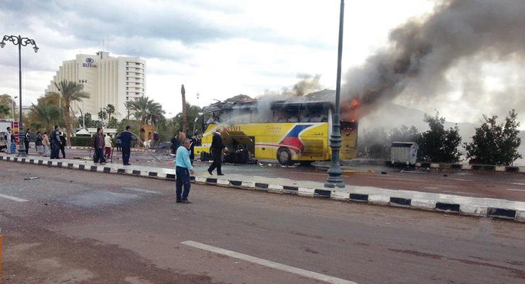 В Египте взорвался автобус с туристами из Южной Кореи: трое погибли, еще 24 ранены