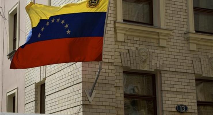 Венесуэла высылает трех американских дипломатов