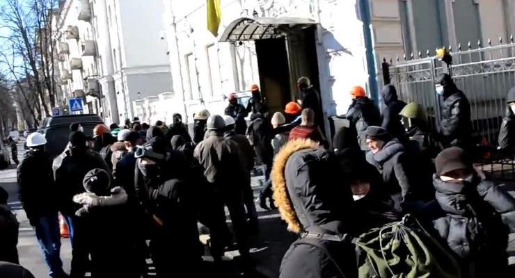 Видео штурма офиса Партии регионов на улице Липской
