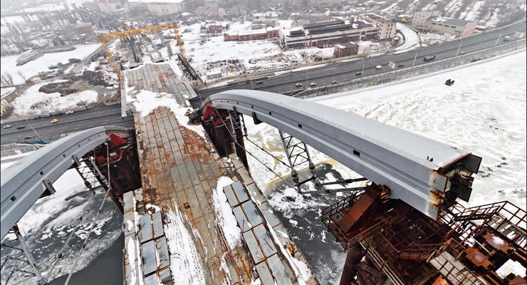 Как проходит строительство Подольского моста в Киеве