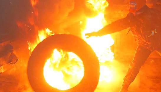 "Правый сектор" устраивает дымовую завесу на Майдане - СМИ