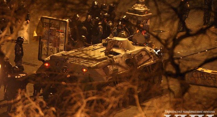 Со стороны Европейской площади к Майдану подъехал БТР - СМИ
