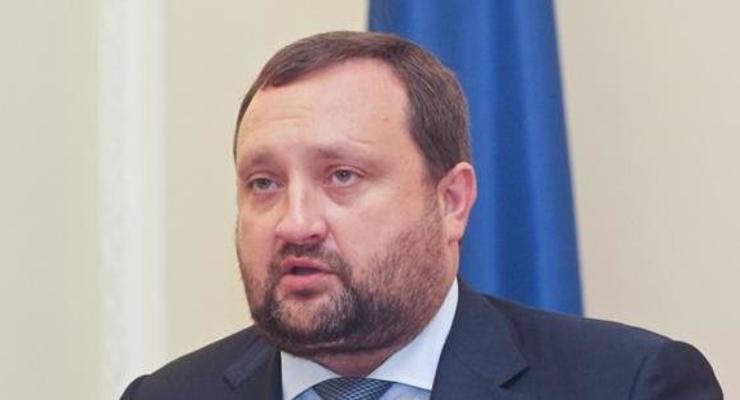 Арбузов призвал министров содействовать работе СМИ