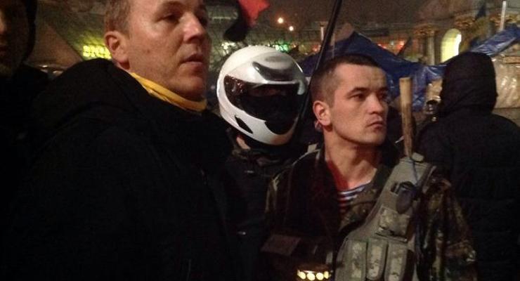 Пострадавший в беспорядках нардеп Парубий вернулся на Майдан