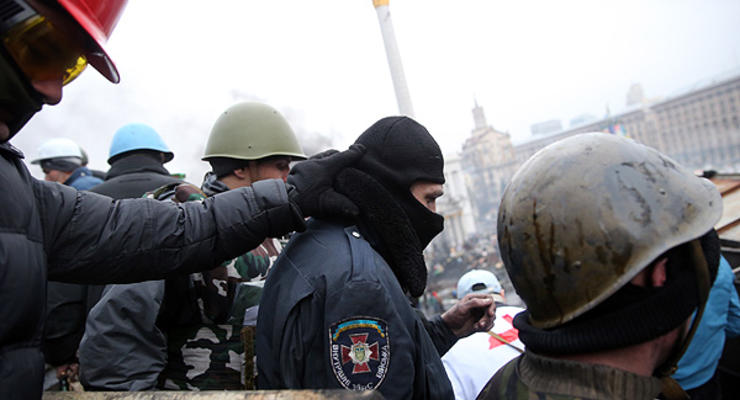 Протестующие захватили 67 военнослужащих внутренних войск - МВД