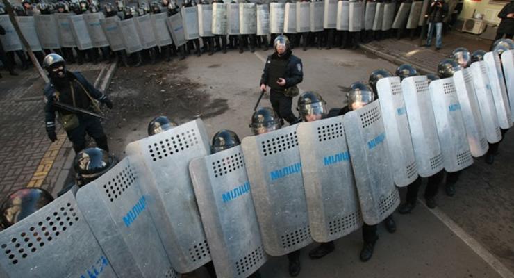 Белый дом потребовал от Януковича вывести войска из центра Киева