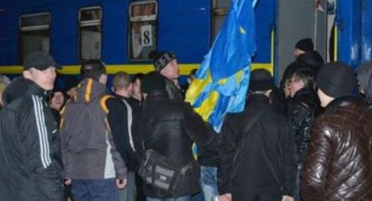 Прибывшие из Донецка в Киев сторонники ПР отправились назад, не выходя из поезда