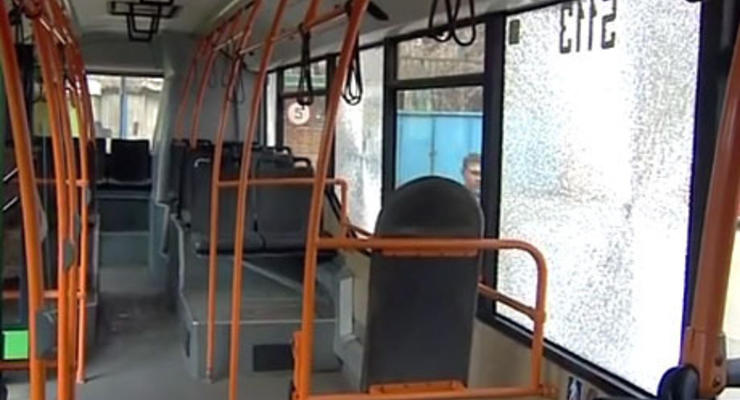 В Ровно обстреляли автобус с белорусами, ранен водитель
