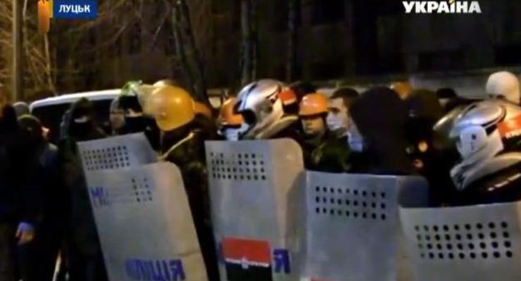 В Луцке внутренние войска перешли на сторону протестующих