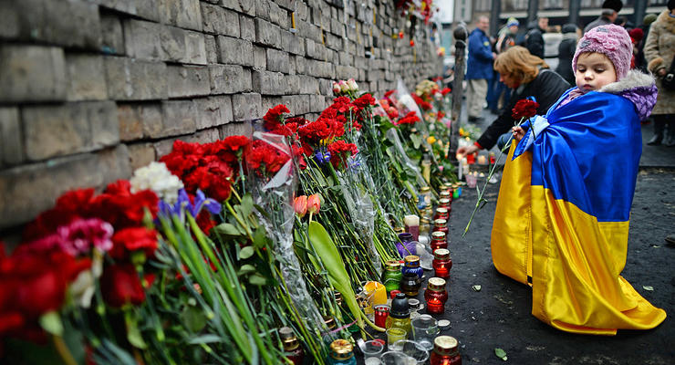 День в фото: стена памяти на Майдане и украинские олимпийцы