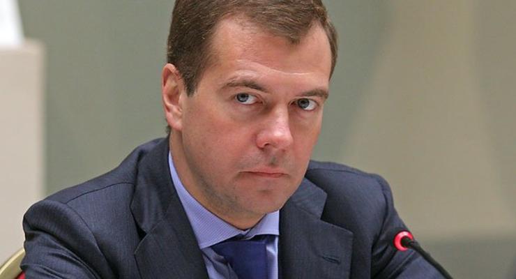 Россия отозвала своего посла из-за непонятной ситуации в Украине - Медведев