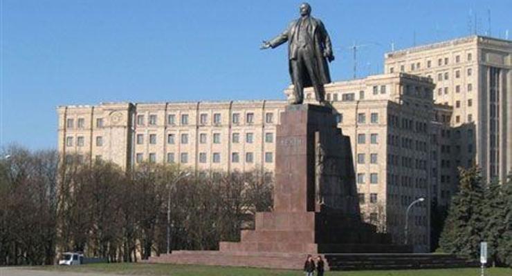 Евромайдан отложил демонтаж памятника Ленину в Харькове