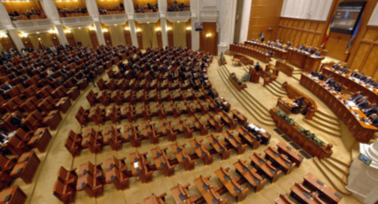 В Румынии распалась правящая коалиция, в парламенте требуют отставки премьера