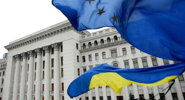 Украине, чтобы избежать экономического коллапса, срочно нужны 5 млрд евро – СМИ