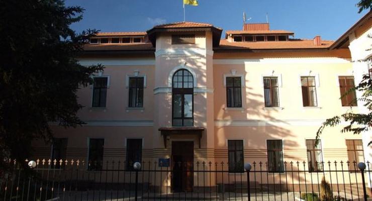 В Симферополе заблокировано представительство президента Украины