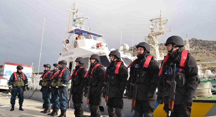 Военнослужащие ЧФ РФ пытались заблокировать пограничников, охраняющих морские границы Украины