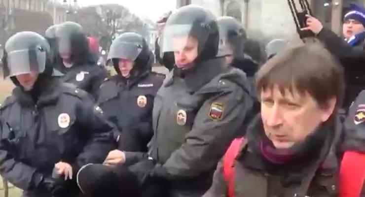 Разгон антивоенного митинга в Санкт-Петербурге