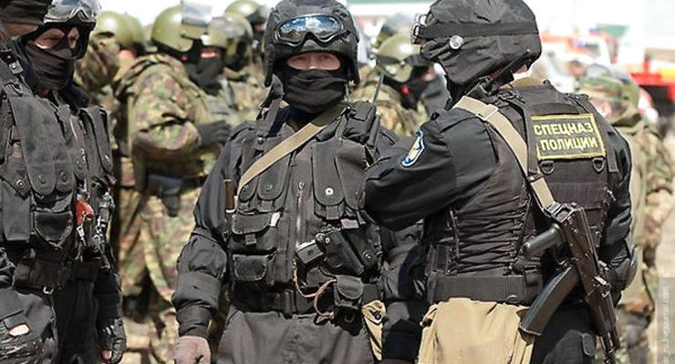 Российские военные уничтожают систему видеонаблюдения и блокируют связь в пограничных подразделениях Крыма