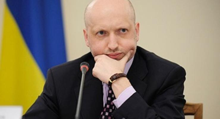 Турчинов отказался подписать решение Рады об отмене закона о языках