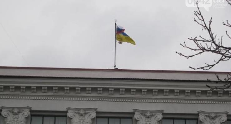 Суд приостановил решение Луганского облсовета о признании нелегитимности ВРУ