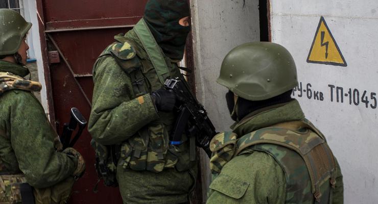 Пророссийские радикалы выключают свет, воду, блокируют входы и въезды в воинские части ВМС в Крыму - Минобороны