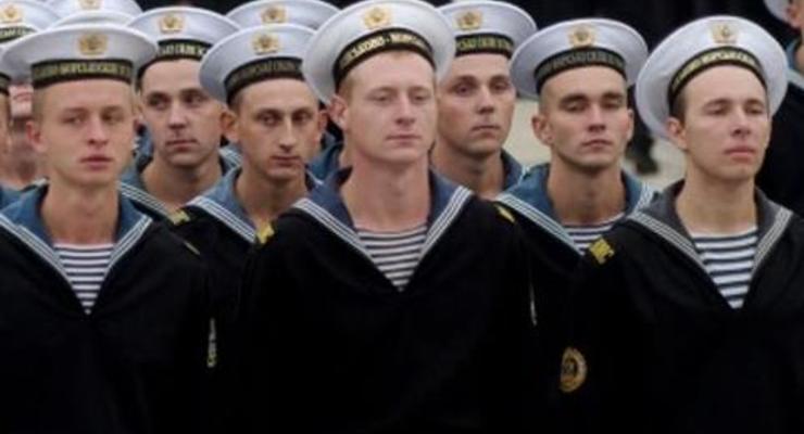 В Керчи украинские морпехи организовали концерт для поднятия боевого духа