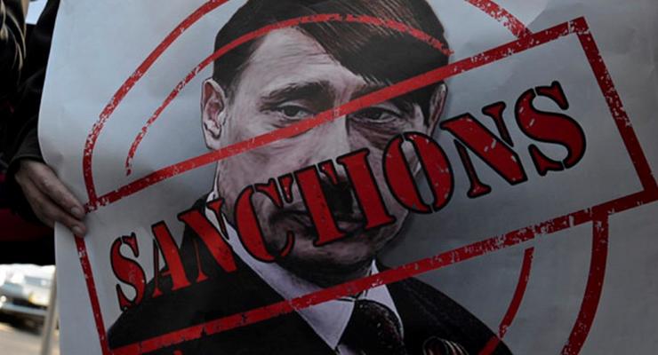 Киевские активисты пикетировали ряд посольств, призвав ввести санкции против России