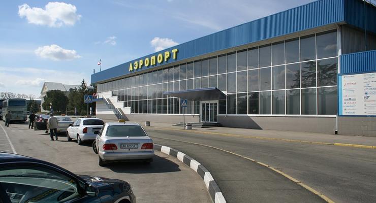 Аэропорт Симферополь принимает только рейсы из Москвы