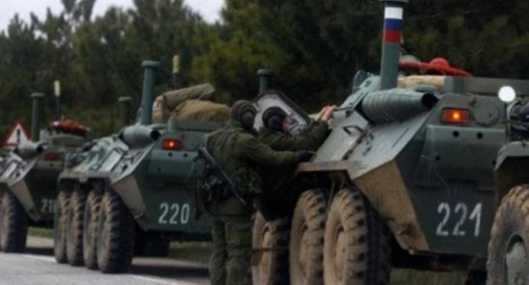 Российские военные выставили блокпост с 4 БТРами в Херсонской области