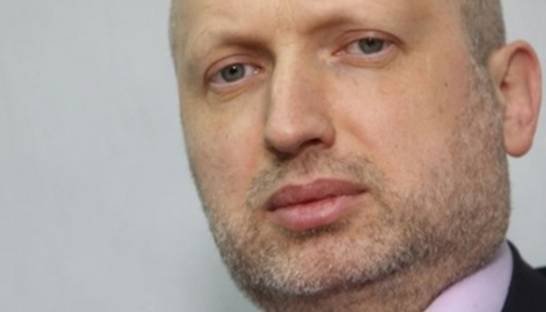 Турчинова призывают уйти в отставку за нерешительность и бездействие