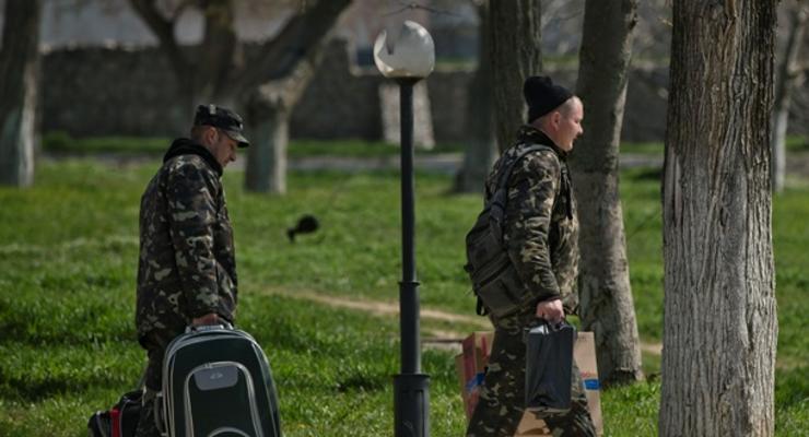 Украинские десантники возвращаются из Крыма к постоянному месту дислокации